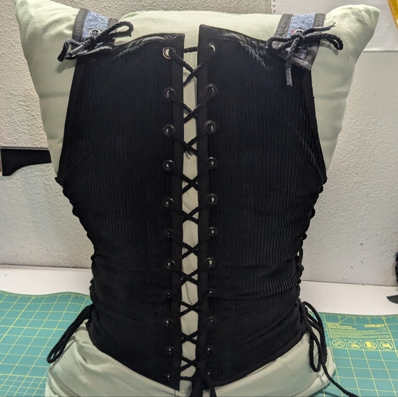 Odd Bodkin Countess Bodice - Picture 12 of 12